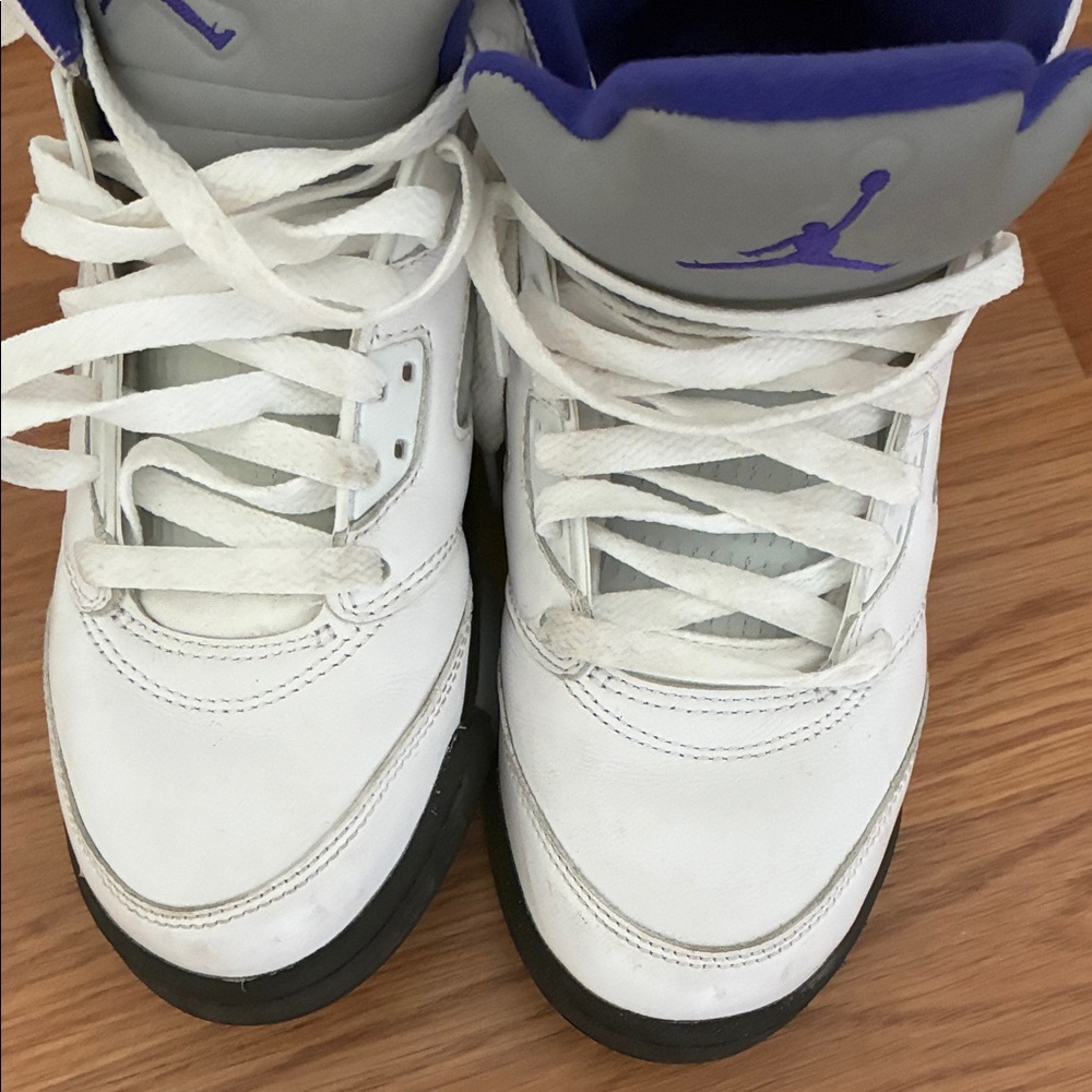 Air Jordan 5 Retro GS 'Concord'
- White and Purple - Picture 7 of 11